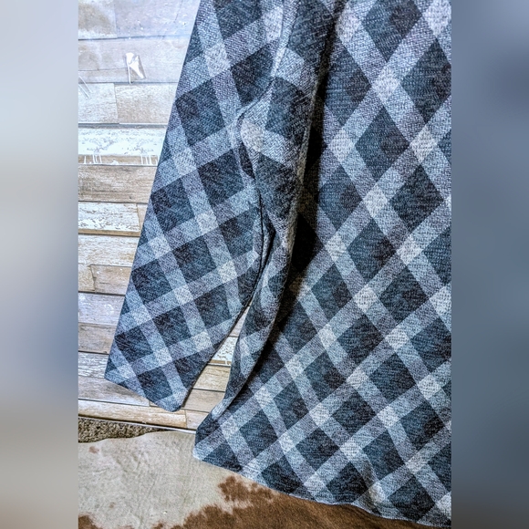 Lane Bryant Plaid Cowl Neck With Metallic Thread Tunic - Picture 5 of 16